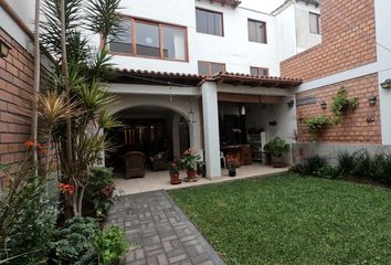 Casa en  Ca. Pedro Denegri 195, Surco, Perú