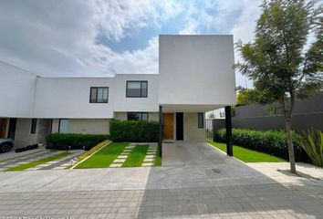 Casa en fraccionamiento en  Calle Huizache, Zibata, Zona Cactus, El Marqués, Querétaro, 76269, Mex