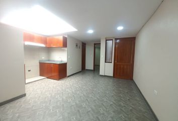 Suite en  Calle Pio Bravo & Mariano Cueva, Cuenca, Ecuador