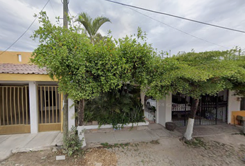 Casa en  Roberto Fierro 13, Lázaro Cárdenas, 63190 Tepic, Nay., México