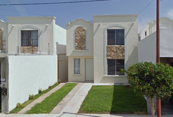 Casa en fraccionamiento en  C. 18, Vista Hermosa, Reynosa, Tamaulipas, México