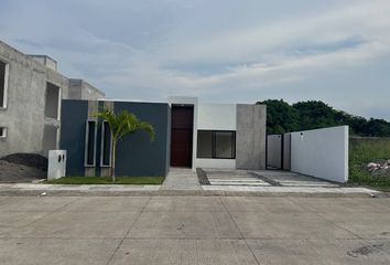 Casa en  Residencial Las Higueras, Boulevard Riviera Veracruzana, Veracruz, México