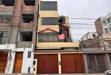 Departamento en  Jr. Chavin De Huantar 644, Urb Zarate, Lima, Perú