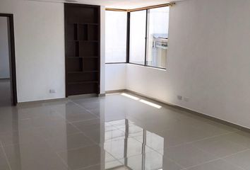 Apartamento en  Centro Comercial La Pasarela, Avenida 5a Norte, San Vicente, Cali, Valle Del Cauca, Colombia