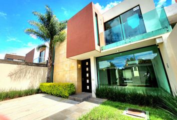 Casa en fraccionamiento en  Lomas Del Sur., Loma De La Cruz, Morelia, Michoacán, México