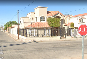 Casa en  31 De Diciembre, Lázaro Cárdenas, Mexicali, Baja California, México