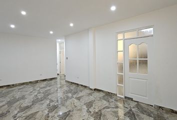 Departamento en  Avenida Las Palmeras 3-1, Piura, Per