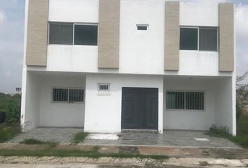 Casa en fraccionamiento en  Fraccionamiento Villa De Los Angeles, Boulevard Aeropuerto, Fracciones De Los Aguirre, León, Guanajuato, México