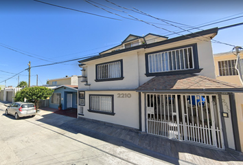 Casa en  De Los Literatos, Universidadotay, Tijuana, Baja California, México