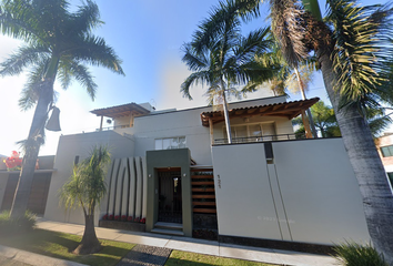 Casa en  Avenida La Paz 121, Santa Bárbara, Colima, México