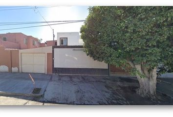 Casa en  Calle Claveles 871, Jardines De California, Torreón, Coahuila De Zaragoza, México