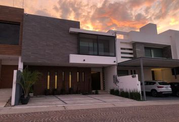 Casa en fraccionamiento en  Calle Lago Zumpango, Cumbres Del Lago, Juriquilla, Querétaro, México