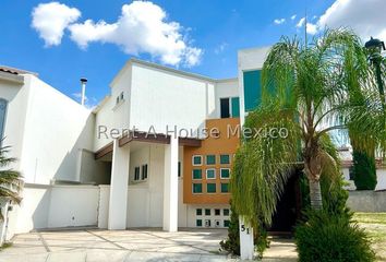 Casa en fraccionamiento en  Calle Manzano 1-3, Álamos Primera Sección, Santiago De Querétaro, Querétaro, 76160, Mex