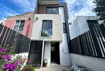 Casa en  Av. Del Pino, Haciendas De San José, San Pedro Tlaquepaque, Jalisco, México