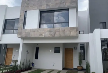 Casa en fraccionamiento en  Circuito Saimaa 35, Lomas De Angelópolis, Puebla, México