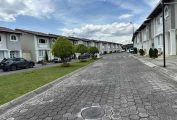 Casa en  Marqueza De Solanda, Quito, Ecuador