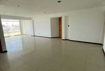 Departamento en  Jr. Las Cantutas 803, Casuarinas Sur, Lima, Perú