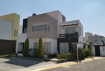 Casa en fraccionamiento en  Calle Parque De Floresta, Foresta Crystal Lagoons, Residencial Foresta, Metepec, México, 52144, Mex