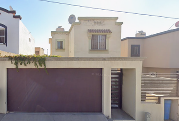 Casa en  Calle Andromeda 225, Ensenada, Baja California, México