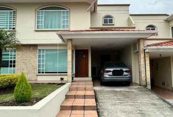 Casa en  La Armenia, Quito, Ecuador