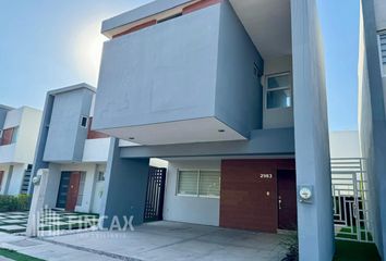 Casa en  Alttuz Residencial, Boulevard Diamante, Feria Ganadera, Culiacán, Sinaloa, México