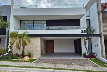 Casa en  Calle Carintia, San Bernardino Tlaxcalancingo, Puebla, México