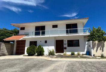 Casa en fraccionamiento en  El Sendero Residencial, Veracruz, México