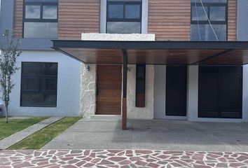 Casa en  Altozano Querétaro, Anillo Vial Fray Junípero Serra, Santiago De Querétaro, Querétaro, México