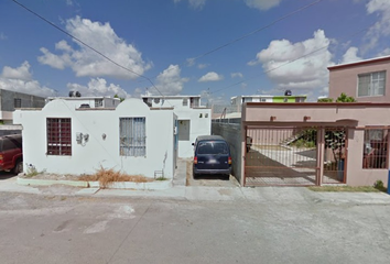 Casa en fraccionamiento en  Retorno Luxemburgo, Hacienda Las Fuentes, Reynosa, Tamaulipas, México