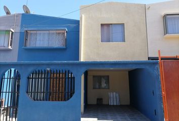 Casa en  Condominio Bicentenario - Avenida Los Aromos, Alto Hospicio, Chile