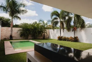 Casa en  La Rua Privada Residencial, Calle La Rua, Cholul, Yucatán, México