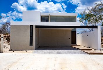 Casa en condominio en  Pueblo Cholul, Mérida, Yucatán