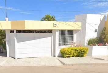 Casa en  C. Dieciseis, Lomas Del Valle, Guamúchil, Sinaloa, México