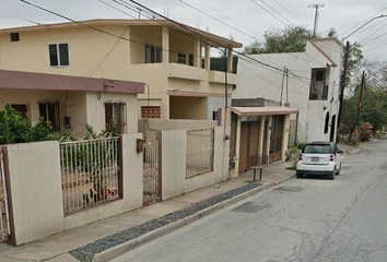 Casa en  Pedro Galindo, Lomas Del Roble 1er Sector, San Nicolás De Los Garza, Nuevo León, México