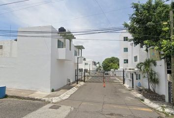 Casa en fraccionamiento en  Cocoteros 11, Ricardo Flores Magón, Boca Del Río, Veracruz, México