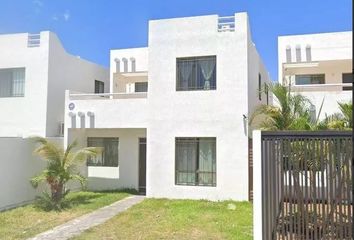 Casa en fraccionamiento en  Calle 47 B, Fraccionamiento Las Américas 2, Mérida, Yucatán, México