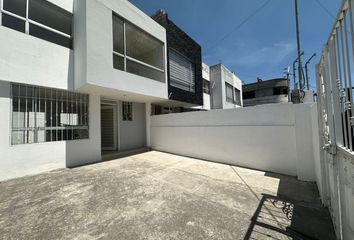 Casa en  Salvador Allende, Quito, Ecuador