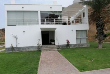 Casa de playa en  Condominio Cerro Colorado, Unnamed Road, Cerro Azul, Perú