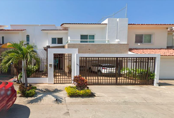 Casa en  Rio Grijalva, Fluvial Vallarta, Puerto Vallarta, Jalisco, México