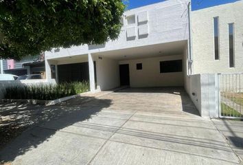 Casa en  Pablo Casals, Colinas De San Javier, Guadalajara, Jalisco, México