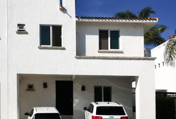 Casa en fraccionamiento en  La Marina, Echeveste Poniente, León, Guanajuato, México