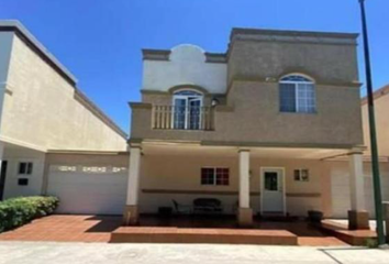 Casa en fraccionamiento en  Paseo Los Nogales, Ciudad Juárez, Chihuahua, México