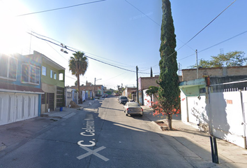 Casa en  Calle Celerino Navarro, Lomas Del Paraíso Ii, Guadalajara, Jalisco, México