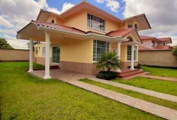 Casa en  Urbanizacion San José Del Valle, Conocoto, Quito, Ecuador