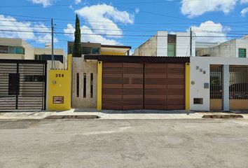 Casa en  Yucalpetén, Mérida, Yucatán, México