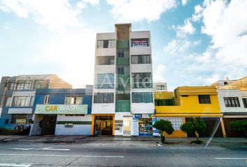 Departamento en  Av. Víctor Raúl Haya De La Torre 880, La Perla, Perú