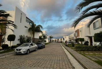 Casa en fraccionamiento en  Parque Provenza, Boulevard De Los Volcanes, Lomas De Angelópolis, Puebla De Zaragoza, Puebla, México