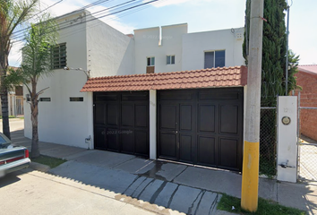 Casa en  Avenida Oxígeno, El Condado Plus, Leon, Guanajuato, México