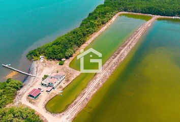 Terreno Comercial en  Isla Pongal, Ecuador