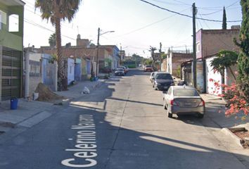 Casa en  Calle Celerino Navarro, Lomas Del Paraíso Ii, Guadalajara, Jalisco, México